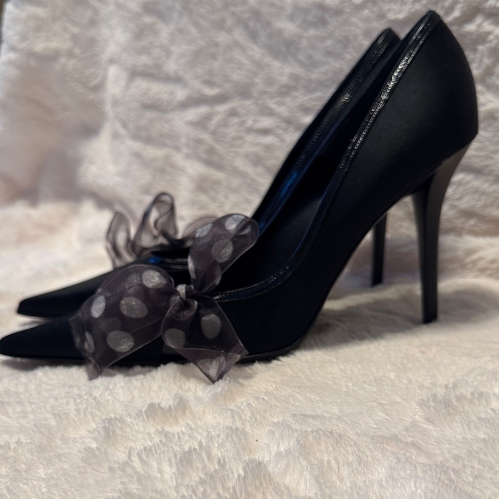 Try 8.5 Women’s Satin Elegant Black Heels with Polka Dot Bow - Picture 3 of 7